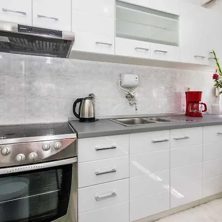 Luxury Center - Two Bedroom With Balcony Daire Split