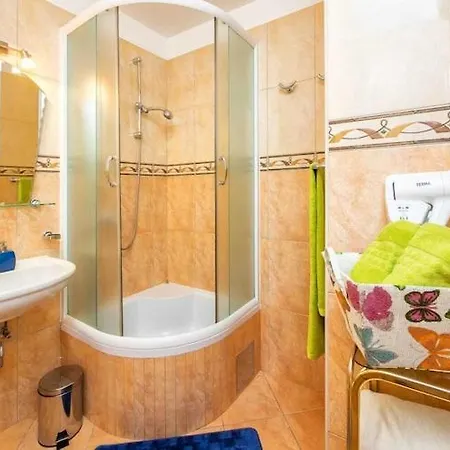 Daire Luxury Center - Two Bedroom With Balcony