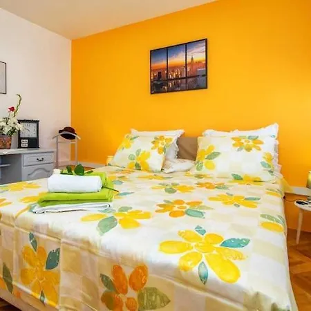 Апартаменты Luxury Center - Two Bedroom With Balcony Сплит